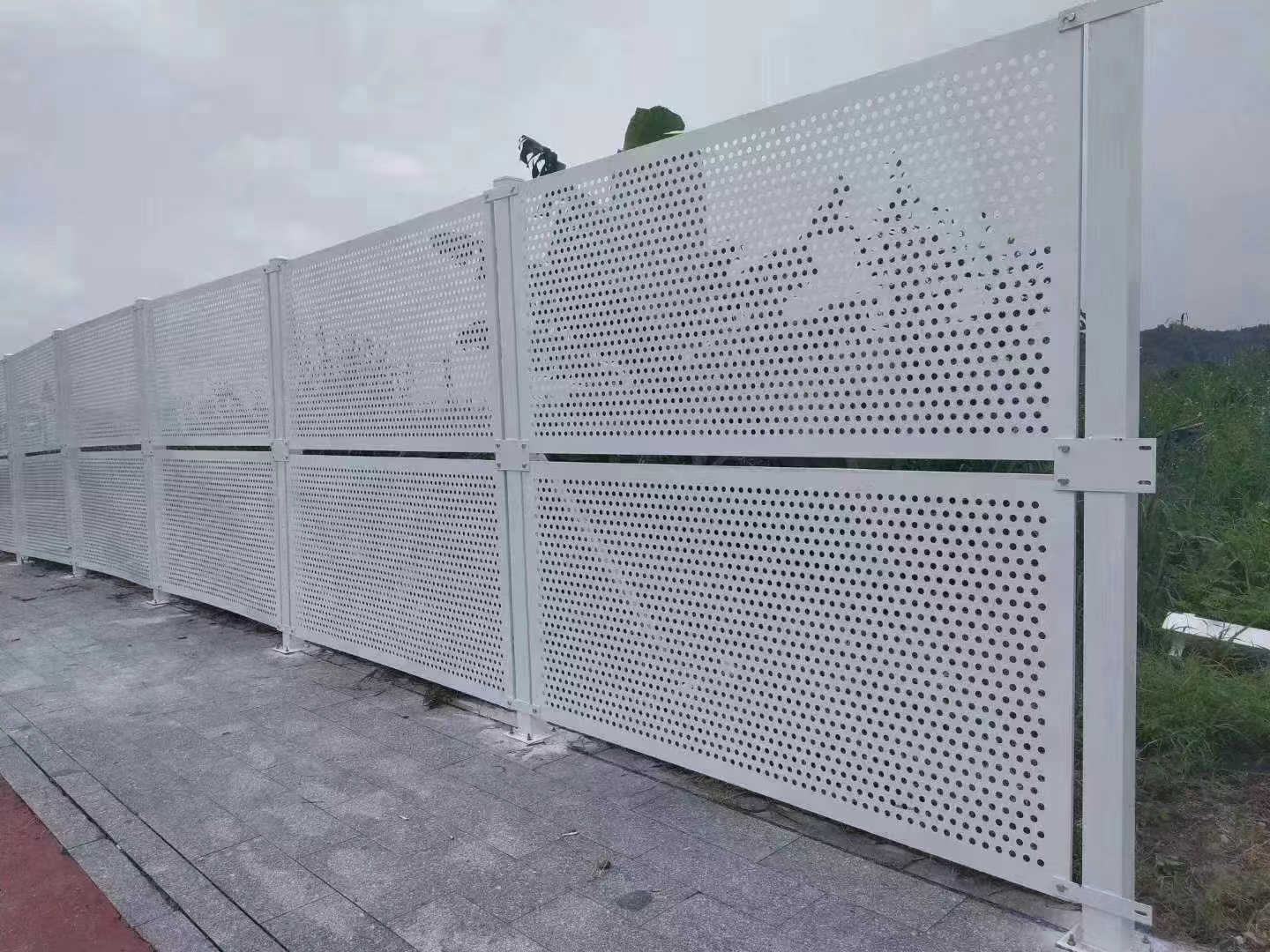 臨時施工圍擋措施有哪些？旭東鋼構(gòu)廠家